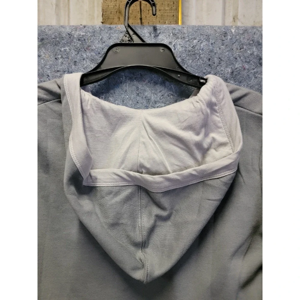Tri-Color Gary Hoodie w/hood and long‎ sleeves Pull over Size Medium